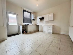 Kitchen Diner- click for photo gallery